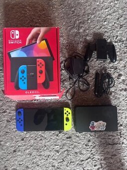 Nintendo Switch Oled + příslušenství + krabice