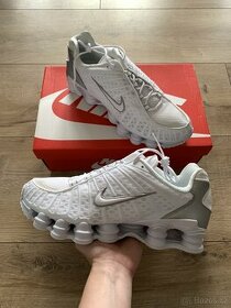 Nike shox white silver
