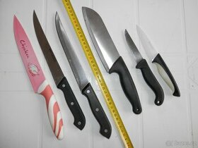 6 kusů kuchyňských nožů,