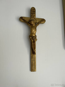 Kříž z roku 1892+plastika Pana Marie