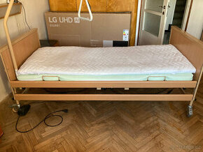 Zdravotní polohovací postel