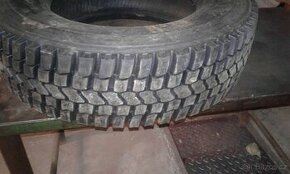Nákladní pneu