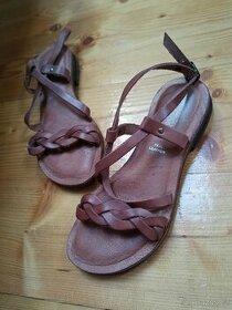 Kožené sandály Made In Italy vel.36