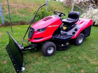 Zahradní traktor Seco Challenge s radlicí