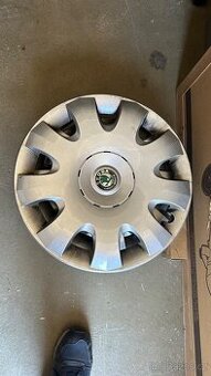 Originální poklice Škoda R15