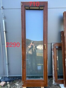 Dřevěné bal. dveře euro 710x2290 + žaluzie + síť