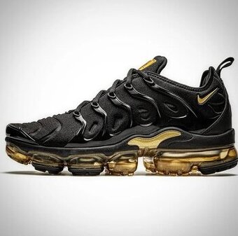 NIKE Air VaporMax PLUS 2019 "Black/Gold"
