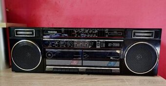 Retro kazetový magnetofon Toshiba RT-7036