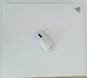 Podložka pod myš Razer Atlas WHITE EDITION ze skla