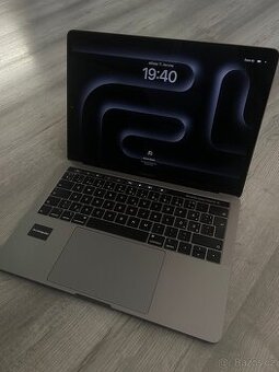 Macbook pro 2018 touch bar