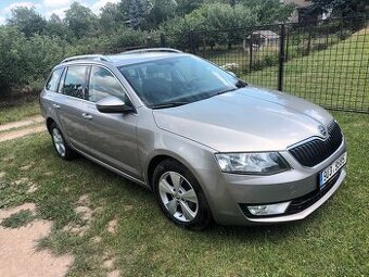 Octavia 1,6 TDI servisní knížka - 1