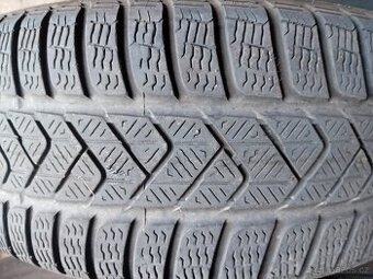 Prodám Sadu pneu 225/55/18 Pirelli Zimni