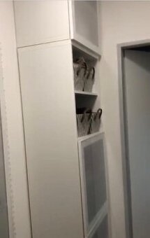 Skříň Besta Ikea