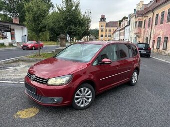 VOLKSWAGEN TOURAN 2.0 TDI HIGHLINE - TOP STAV -