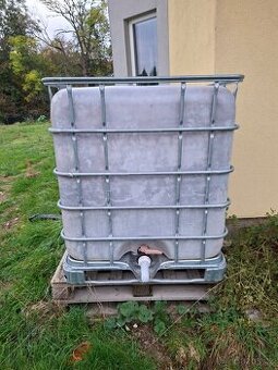 Nádrž na vodu 1000l