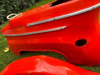 Plechařina Jawa Pionyr 05 původní rumělková