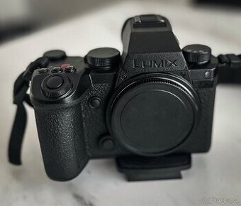 Panasonic LUMIX S5IIX