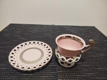 Šapo Byzant růžový prolamovaný porcelán_hrnek+talířek
