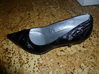 Nové černé lodičky, velká sleva