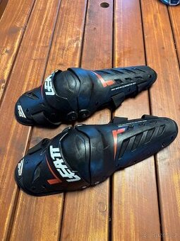 chrániče kolen - Leatt