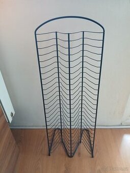 Kovový stojan / regál na CD – moderní design