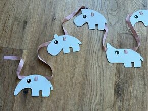 Done by Deer girlanda růžová