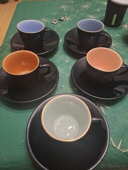 Retro šálky, dvě sady