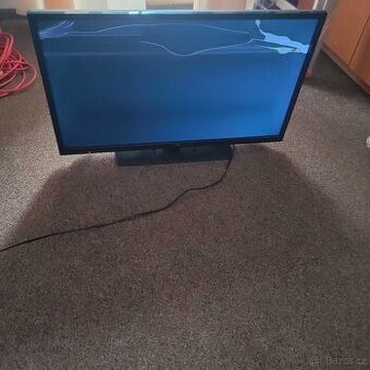 Prodám TV JVC 32", prasklá obrazovka.