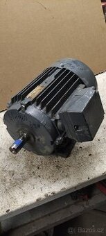 elektromotor patkový 4kW/2900ot./380V - 1
