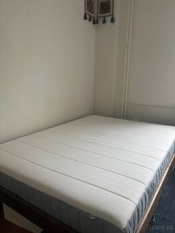 Prodám postel 140 × 200 cm