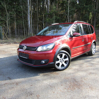 Volkswagen Touran 2,0TDi 130kw, CROSS, DSG, NAJETO 71 430km