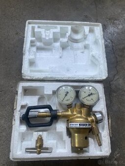 Redukční ventil na Acetylen