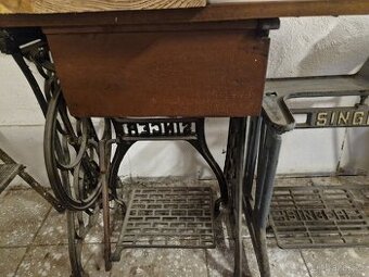 Šicí stroj Singer