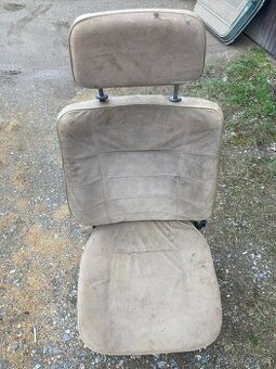 Suzuki samurai sedačka