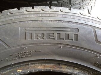 Pneu Pirelli 195/70 R15C 104/102 R