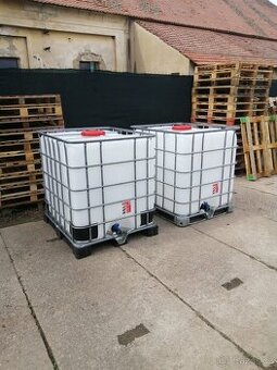 Prodám nadrže va vodu 1000 Litrů