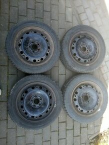 Plechové disky se zimními pneu