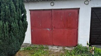 Garáž na ulici Tyršova v Nymburce u Hasičů