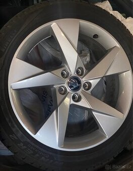 Zimní kola ŠKODA Scala VOLANS 17” 5x100 Top stav