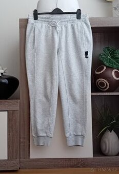 Adidas dámské tepláky vel. M Rezervace