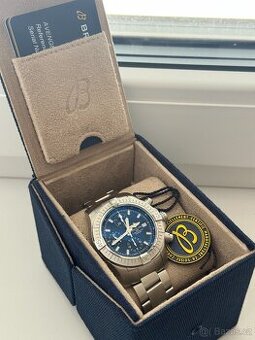 Breitling Avenger Chronograph 43 mm (A13385)