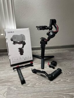 Gimbal stabilizátor DJI RS3 + 2x rukojeť + vertical mount