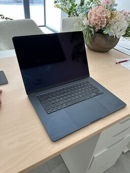 MacBook Air 15" M3 256GB CZ 2024 Temně inkoustový