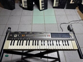 Casio MT-800 Casiotone 49-Key Synthesizer