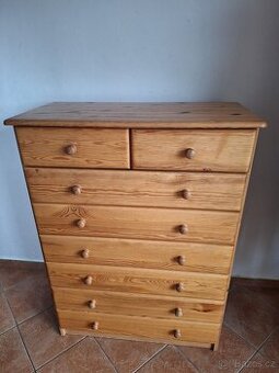 Komoda z masívu 85 x 40 x 115