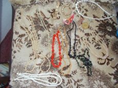 Bižuterie náhrdelníky, perly