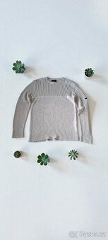 Béžový svetr značky Nautica