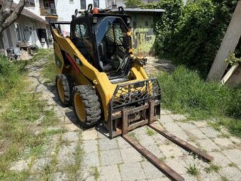 Smykový nakladač CAT 262 C2 rv 2013 po velkém servisu