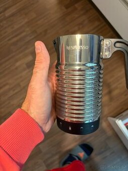 Napěňovač mléka Nespresso Aeroccino 4