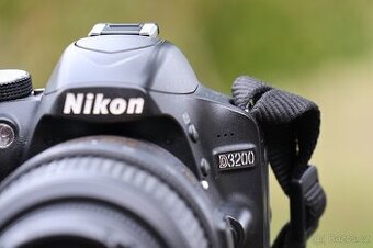 Nikon D3200 s příslušenstvím